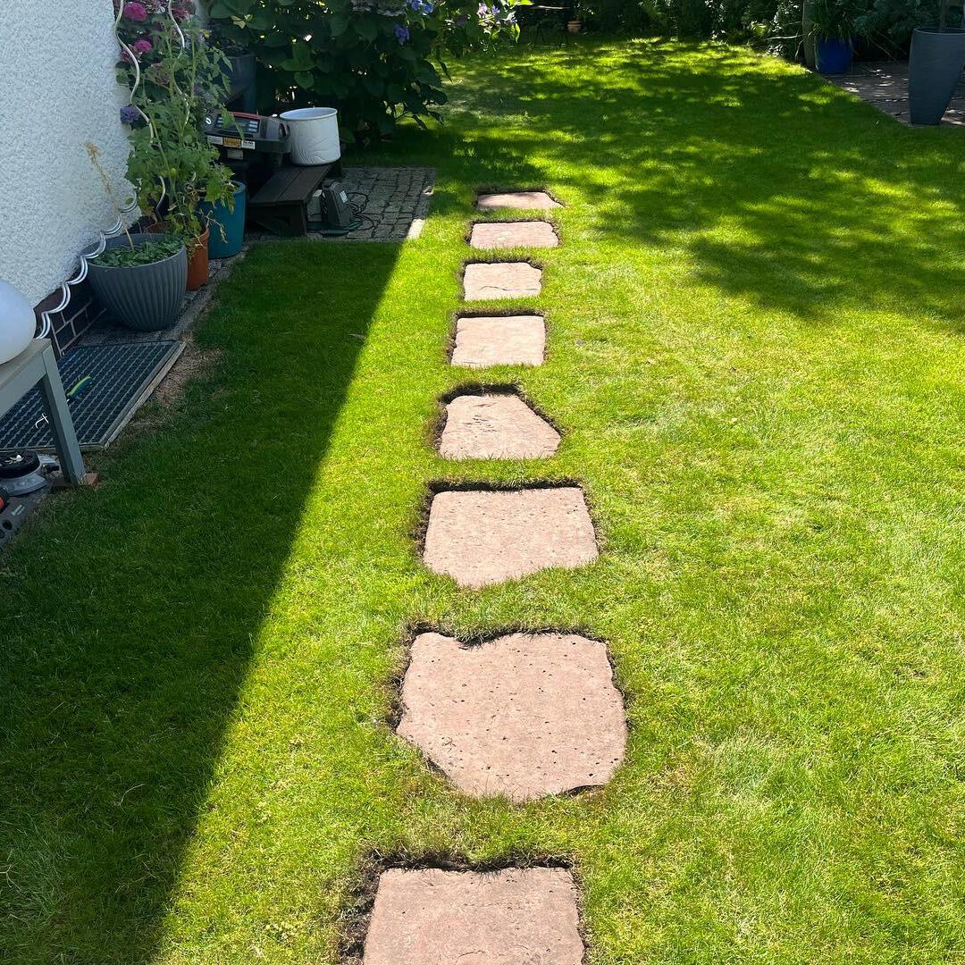 Gartensteine gereinigt